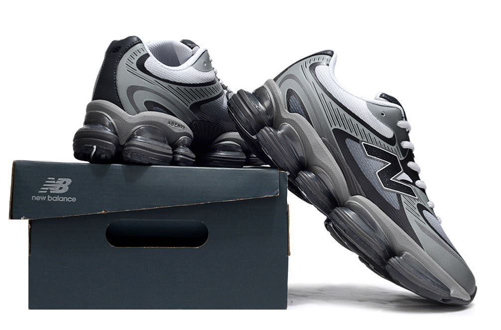 New Balance 2000 Black Dark Silver