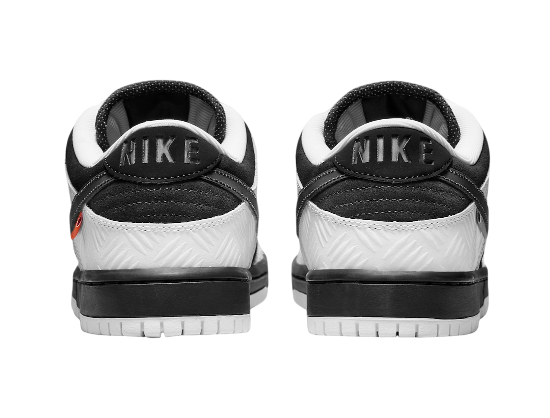 TIGHTBOOTH x Nike SB Dunk Low