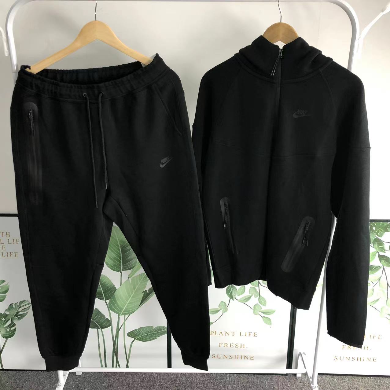 Agasalho Nike Tech Fleece Windrunner Black