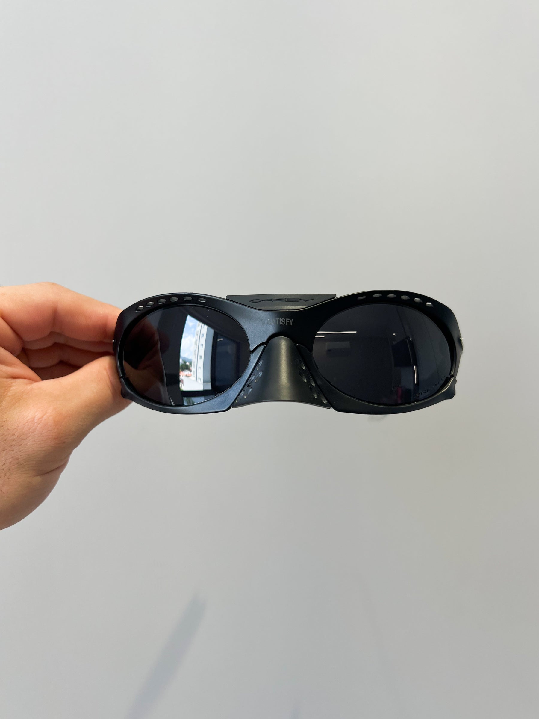 Satisfy x Oakley Óculos Plantaris Matte Black Prizm
