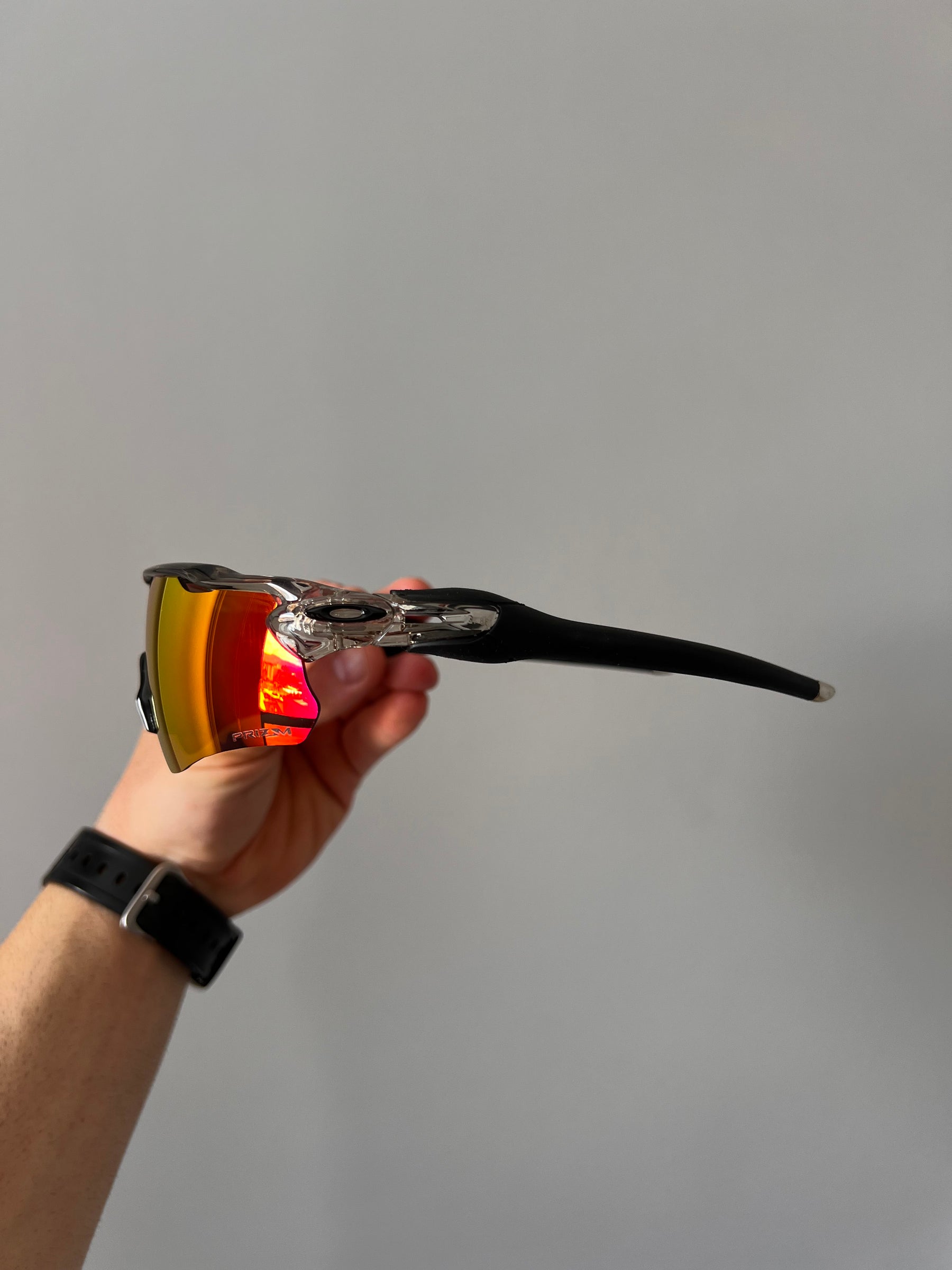Oakley Radar EV ™ Prizm Ruby - Armação Grey Ink