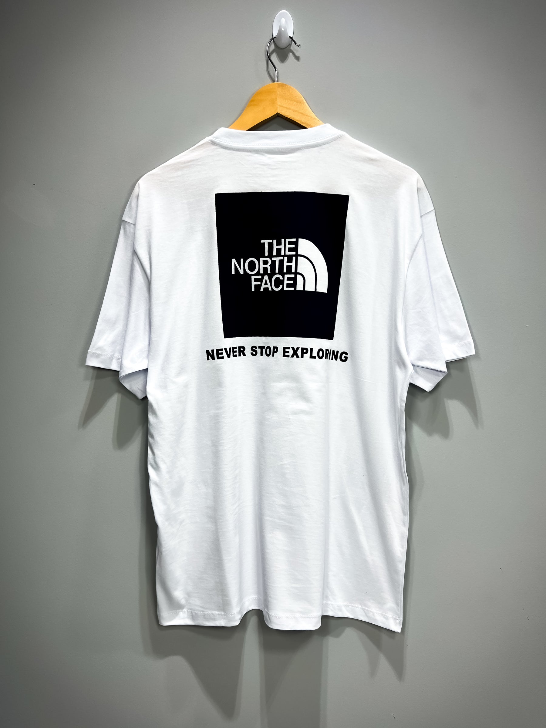 Camiseta The North Face - “Box NSE Tee”