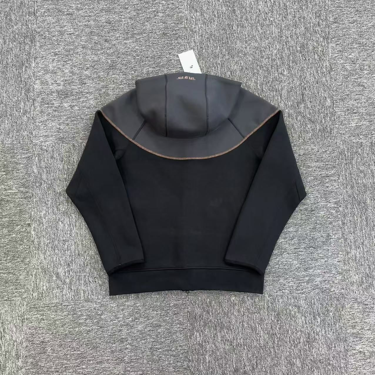 NIKE X CENTRAL CEE X SYNA WORLD - JAQUETA SPORTSWEAR TECH FLEECE "PRETO/BRONZE"