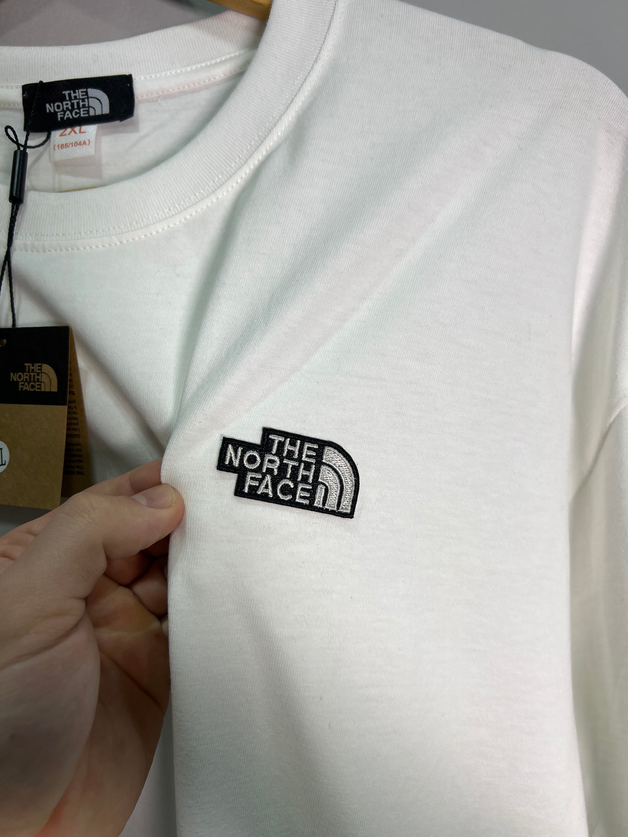 Camiseta The North Face - Importada / Branca