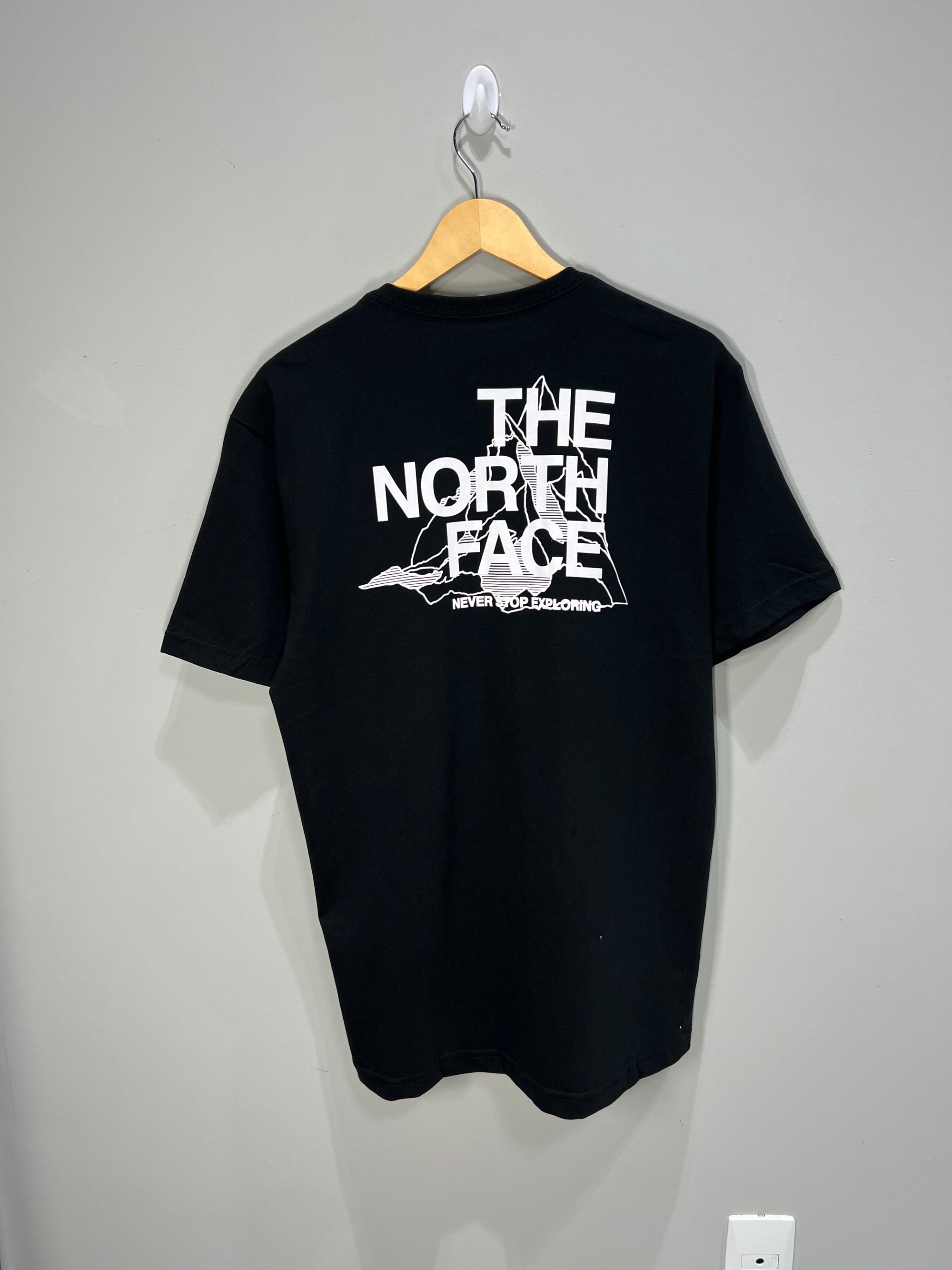 Camiseta The North Face  Mountain - Preta