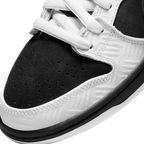 TIGHTBOOTH x Nike SB Dunk Low