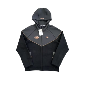 NIKE X CENTRAL CEE X SYNA WORLD - JAQUETA SPORTSWEAR TECH FLEECE "PRETO/BRONZE"