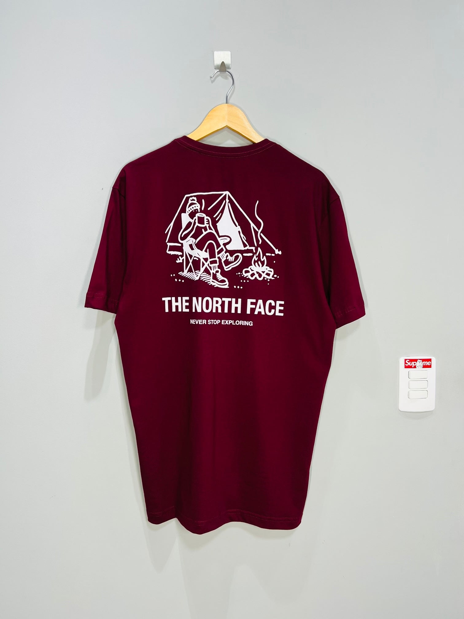 Camiseta The North Face  Campfire - Bordô