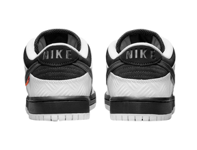 TIGHTBOOTH x Nike SB Dunk Low