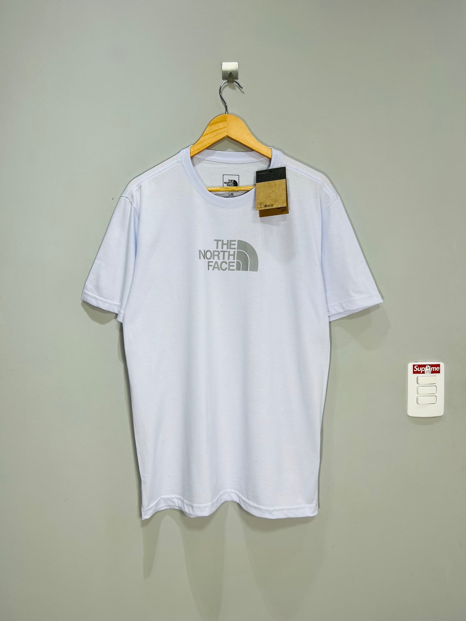 Camiseta The North Face  Logo NSE Tee - Branca