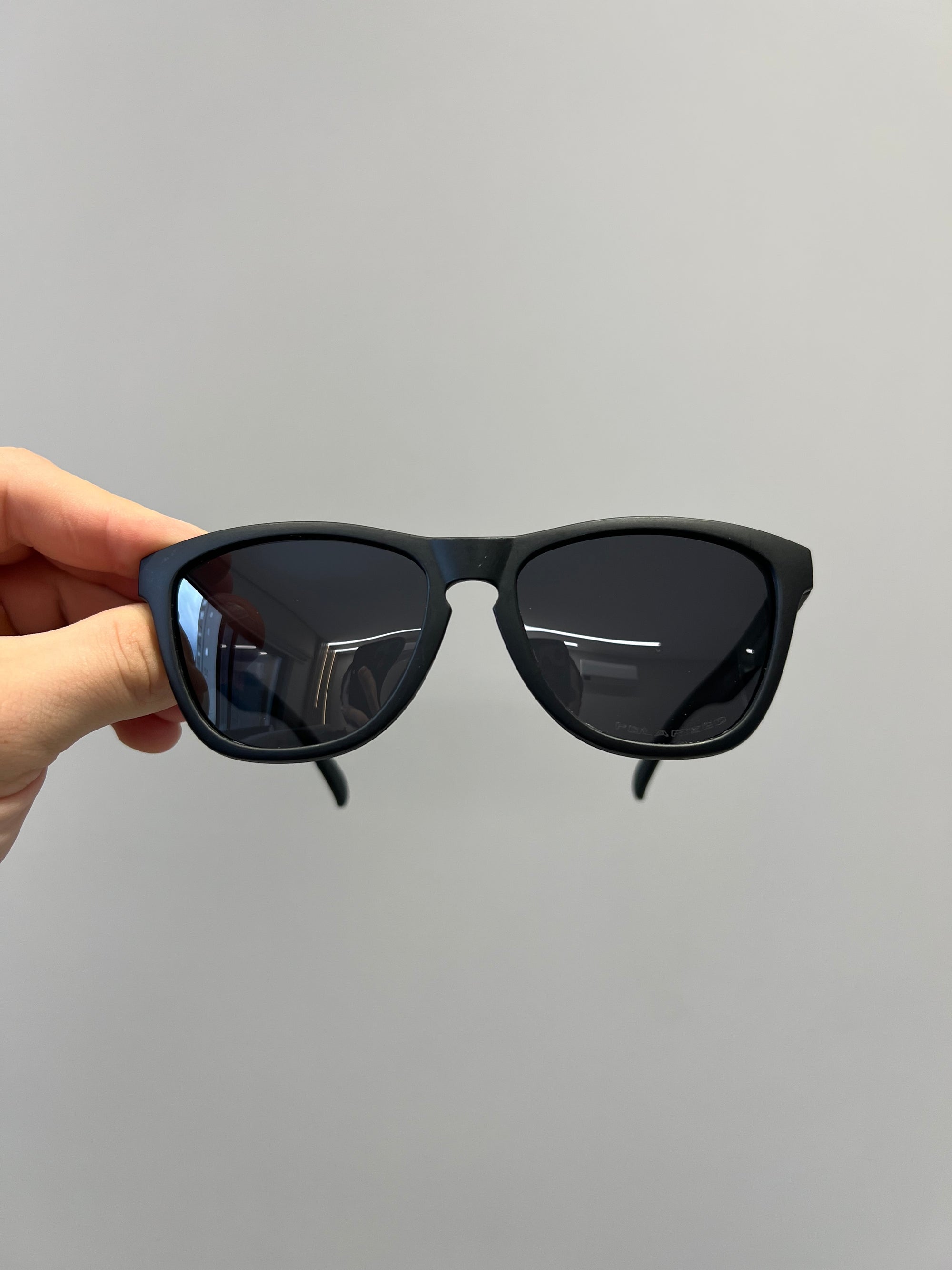 SUPREME x Oakley Frogskins