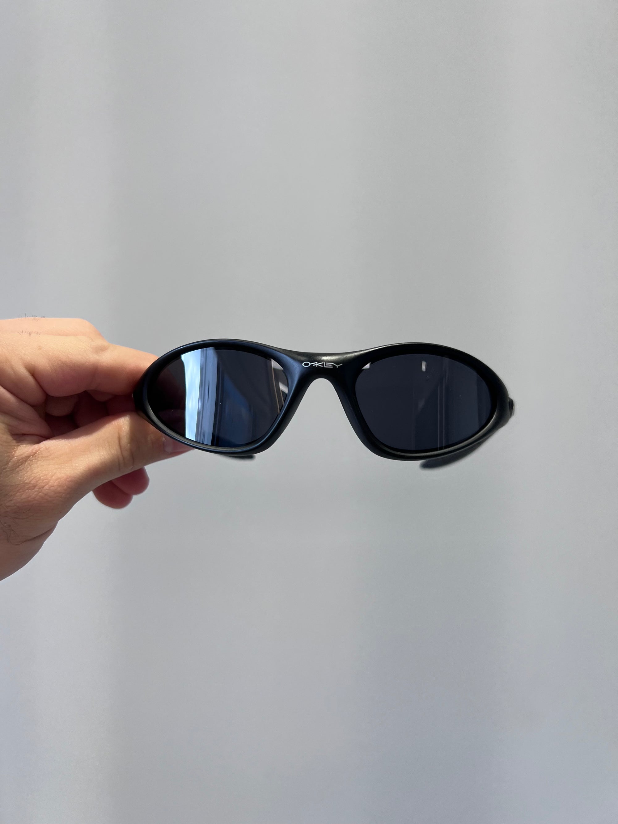 Oakley Minute Matte Black