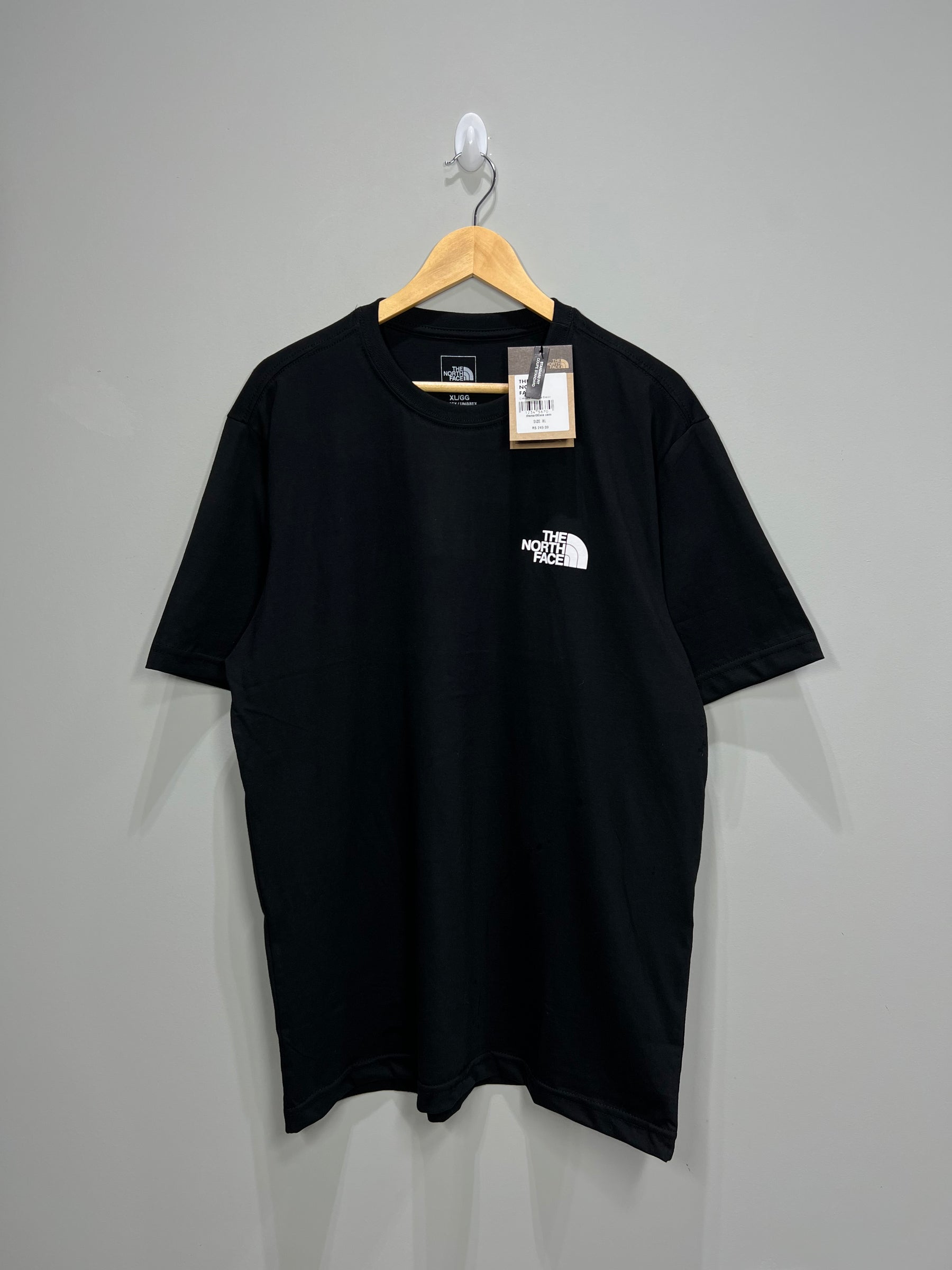 Camiseta The North Face  Mountain Outline - Preta