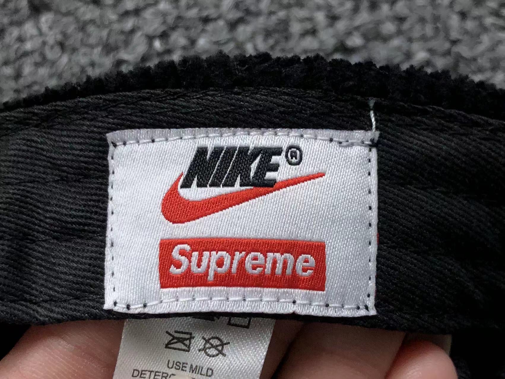 Boné Supreme x Nike Arc