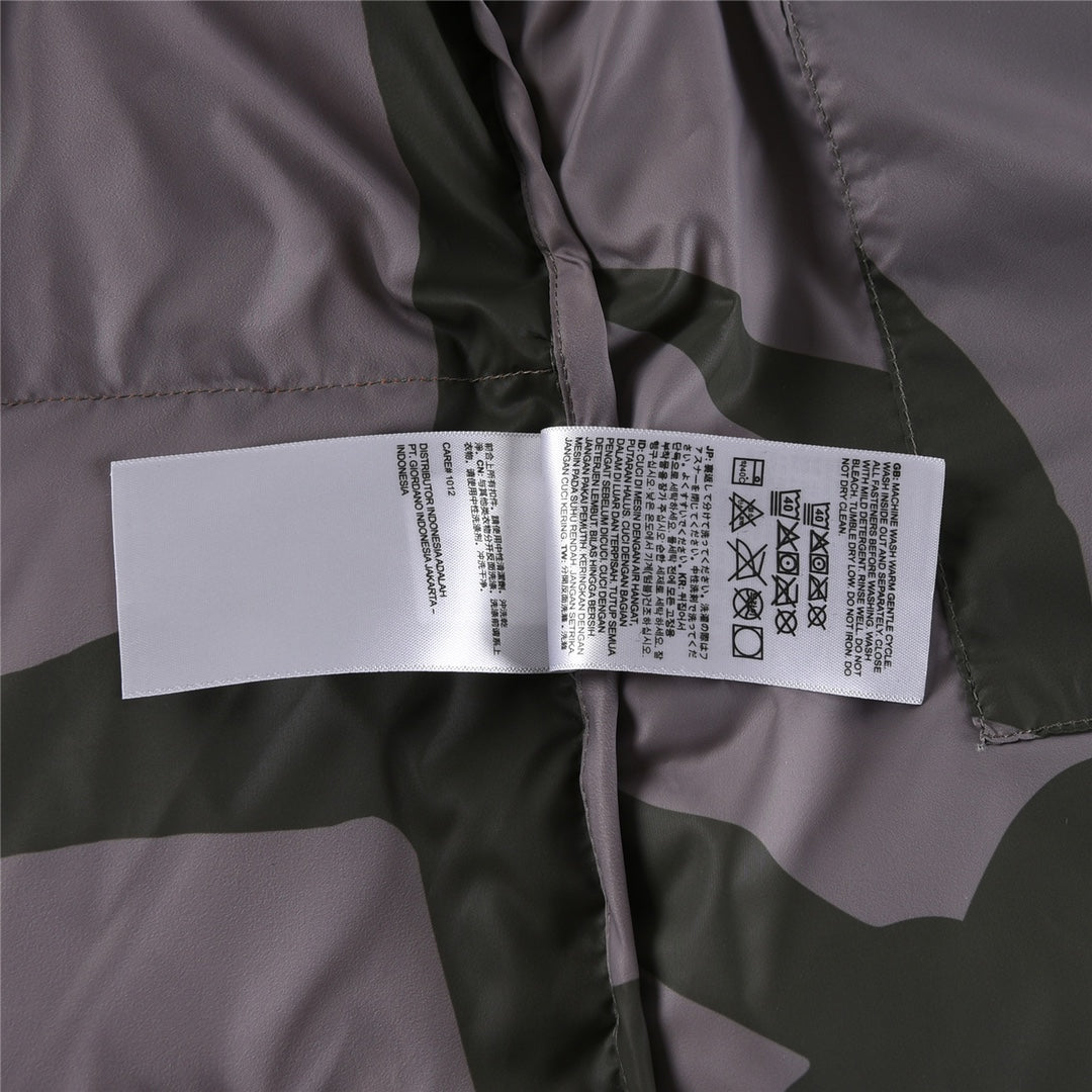 Jaqueta The North Face x KAWS Retro 1996 Nuptse