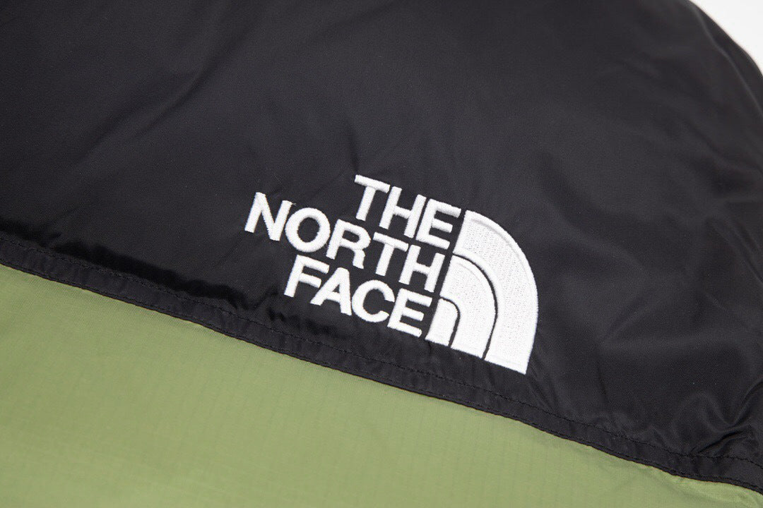 Jaqueta The North Face 1996 Retro Nuptse - Verde Oliva