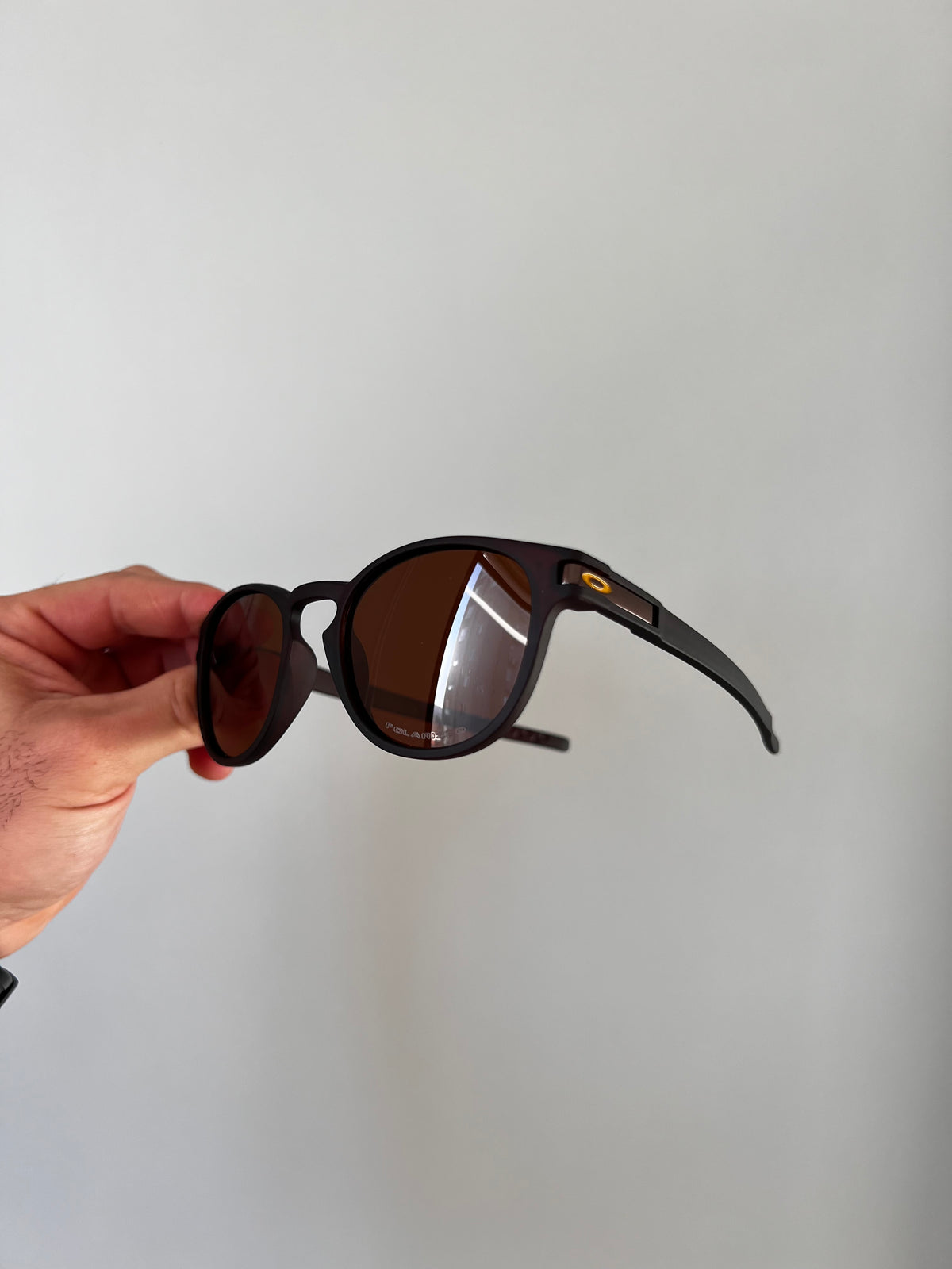 Oakley Latch™ Prizm Black Matte Brown