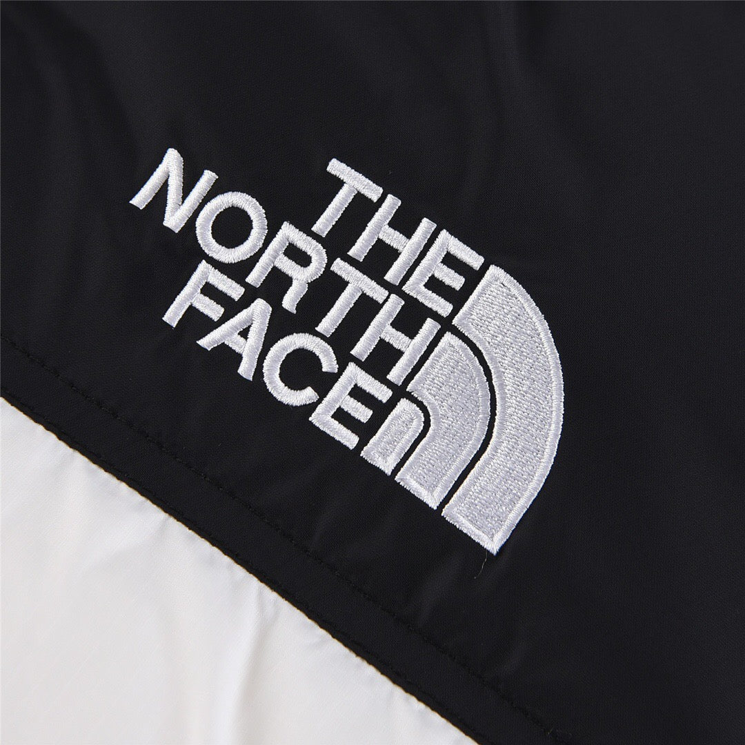 Jaqueta The North Face 1996 Retro Nuptse - Branca