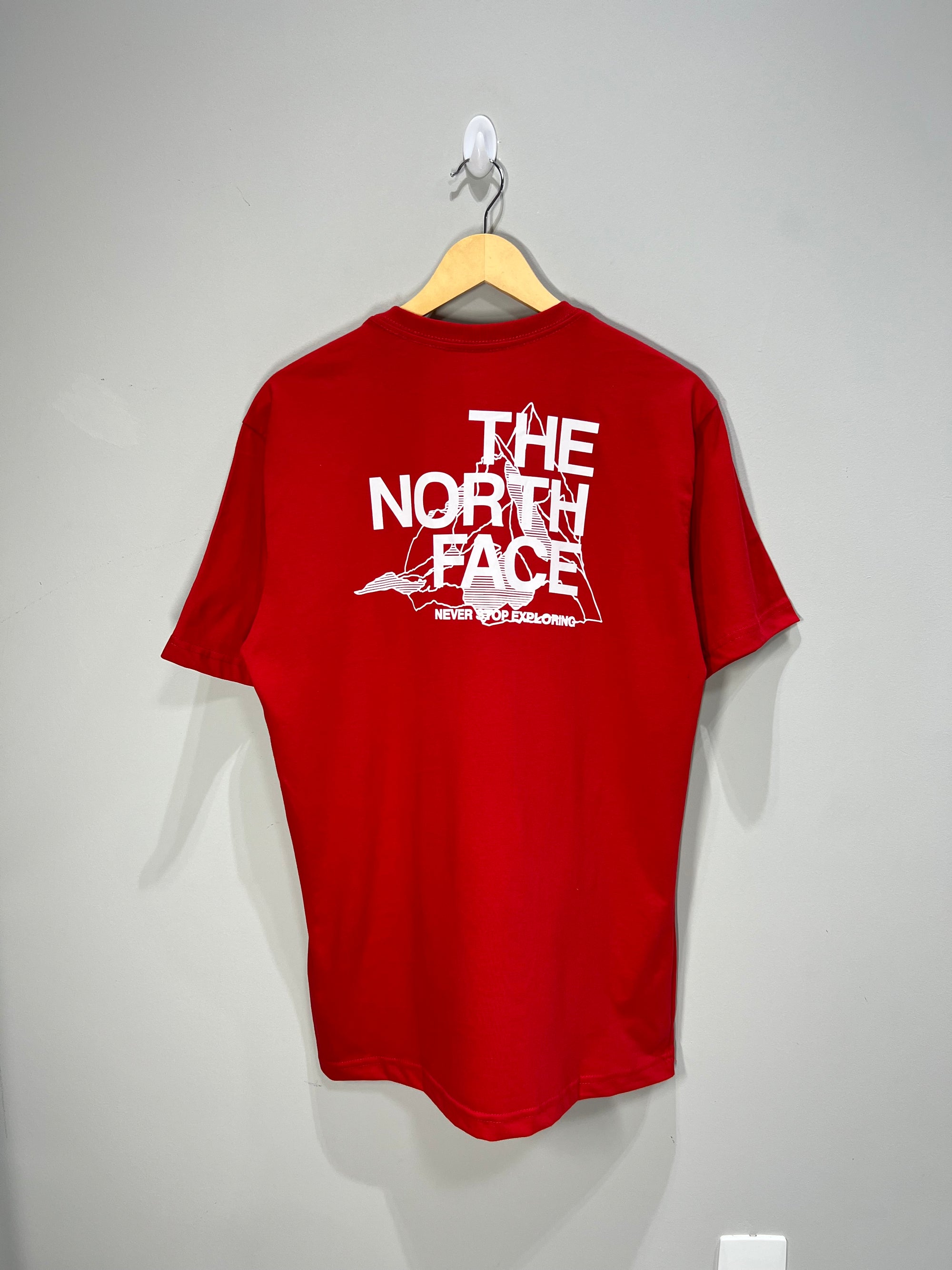 Camiseta The North Face  Mountain - Vermelha